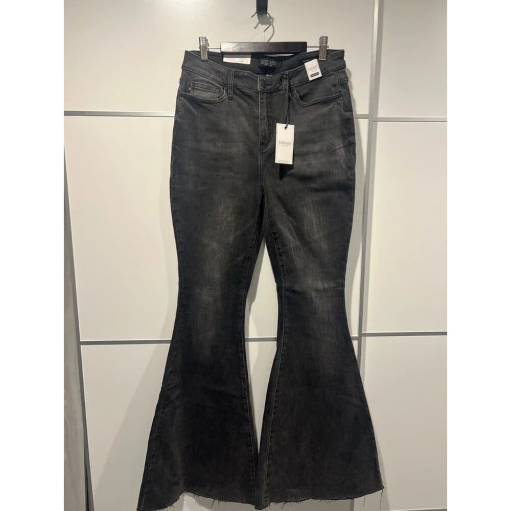 Judy Blue Flare Jeans – Size 9/29